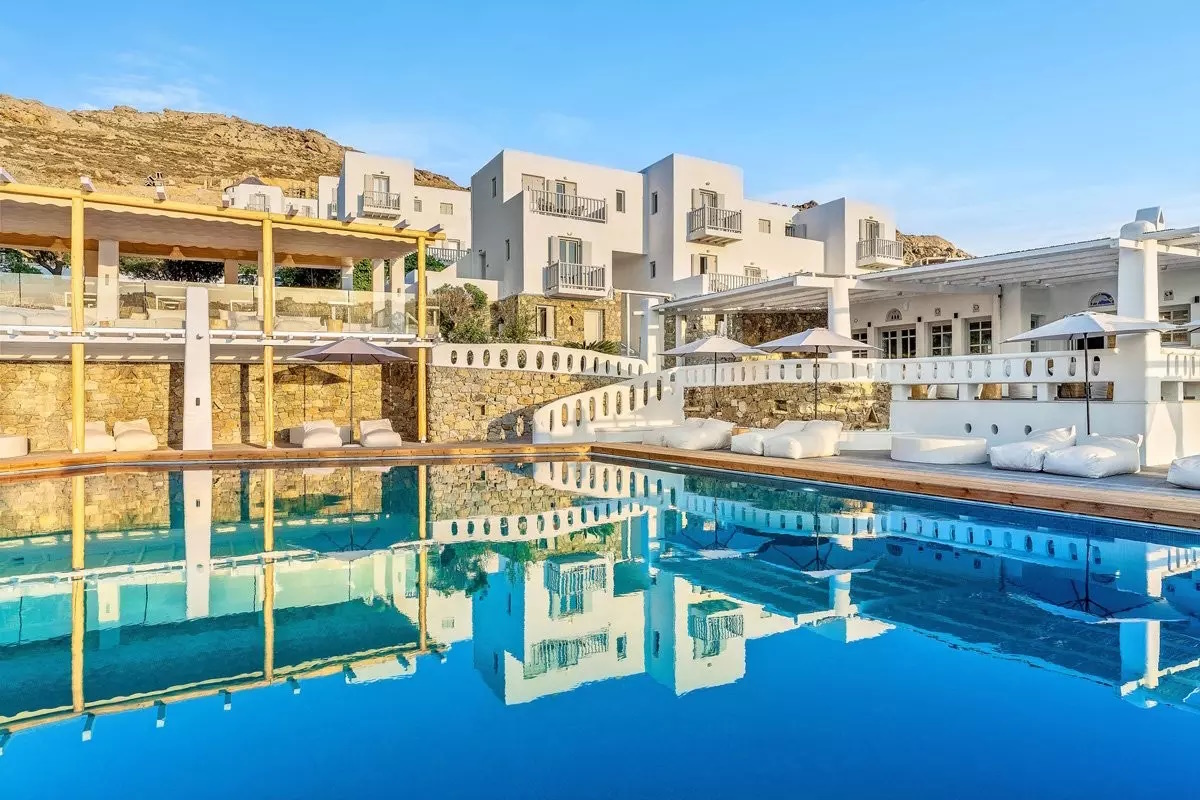 mykonos-penelope-piscina-hotel.jpg